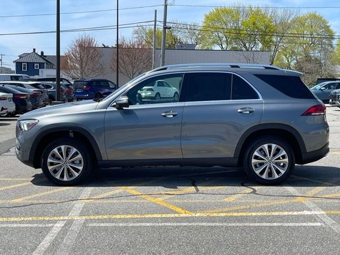 Used 2022 Mercedes-Benz GLE 350 4MATIC w/ Premium Package image 2