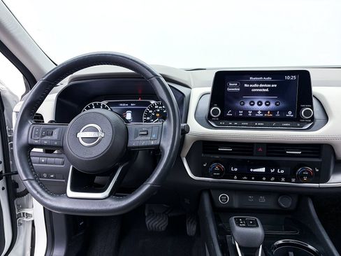 Used 2023 Nissan Rogue SV w/ SV Premium B Package FWD image 6