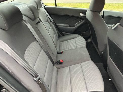 Used 2017 Kia Forte LX image 9