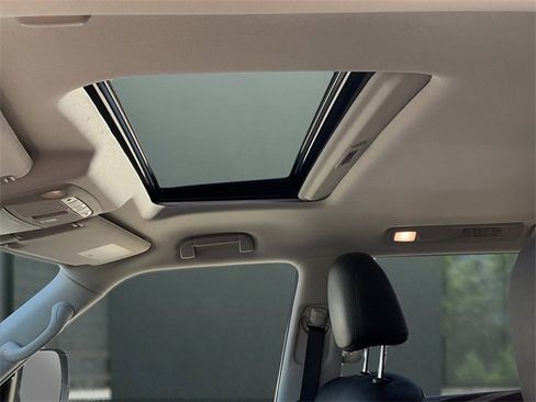 Used 2023 Nissan Armada SL w/ Captain's Chairs Package image 20