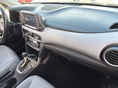 Used 2020 Hyundai Kona Limited FWD image 41