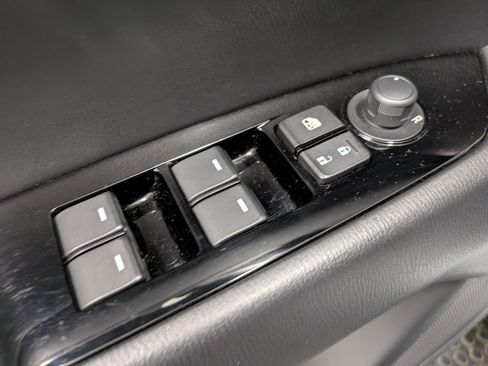 Used 2018 MAZDA CX-5 Touring w/ Preferred Equipment Package image 9