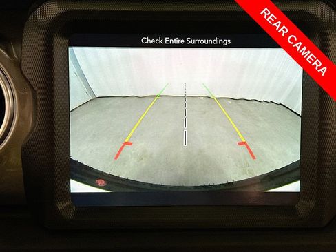 Used 2018 Jeep Wrangler Unlimited Sahara w/ Dual Top Group AWD/4WD image 14
