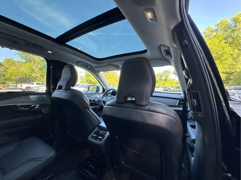 Used 2023 Volvo XC90 B6 Ultimate w/ Lounge Package image 24