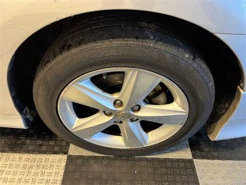 Used 2011 Toyota Camry SE image 7