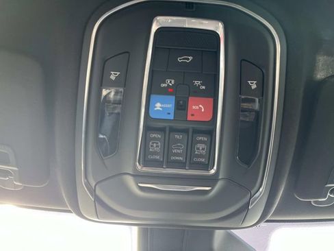 New 2026 Jeep Grand Cherokee Limited image 33