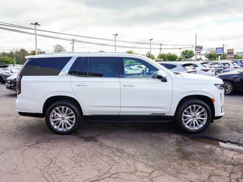 Used 2023 Cadillac Escalade Premium Luxury AWD/4WD image 7