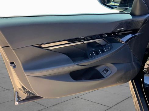 Used 2024 BMW 530i w/ Premium Package RWD image 22