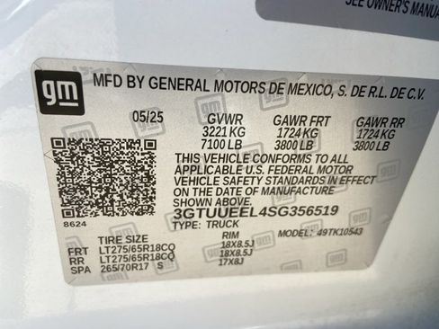 Used 2025 GMC Sierra 1500 AT4 AWD/4WD image 12