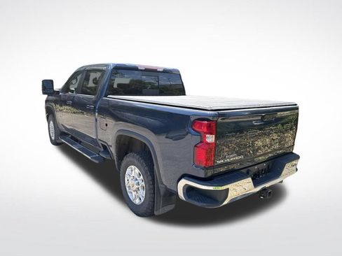 Used 2021 Chevrolet Silverado 2500 LT w/ Convenience Package AWD/4WD image 3