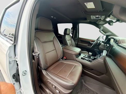 Used 2023 GMC Sierra 1500 Denali w/ Denali Reserve Package AWD/4WD image 13
