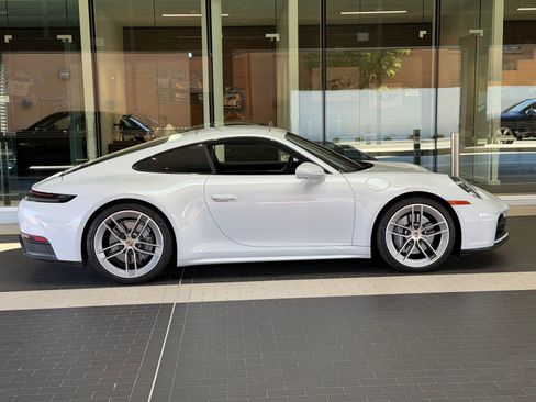Certified 2025 Porsche 911 Carrera RWD image 7