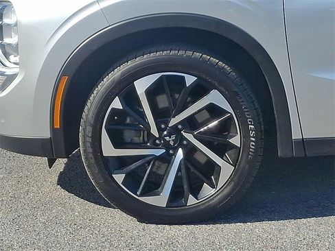 Used 2024 Mitsubishi Outlander SE image 10