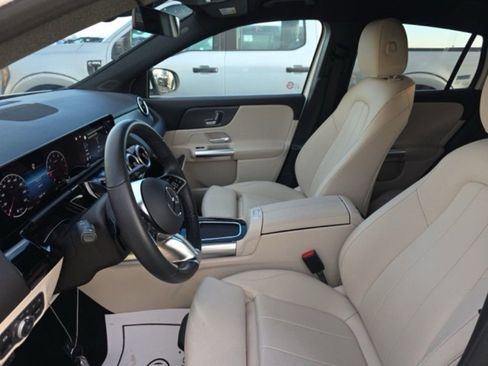 Used 2025 Mercedes-Benz GLA 250 4MATIC image 9