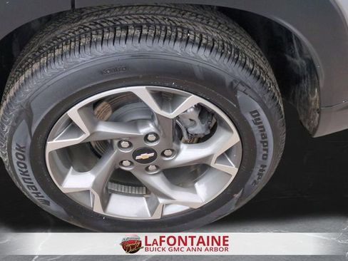 Used 2025 Chevrolet Trax LT w/ LT Convenience Package image 29