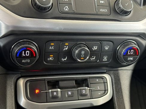 Used 2020 GMC Acadia SLE w/ Driver Convenience Package FWD image 29