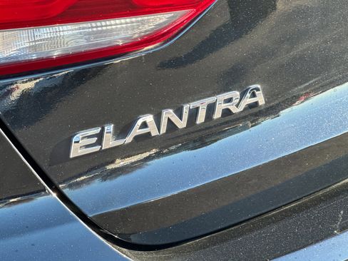 Used 2018 Hyundai Elantra SEL image 24