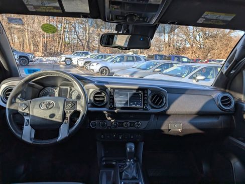 Certified 2020 Toyota Tacoma TRD Off-Road image 22