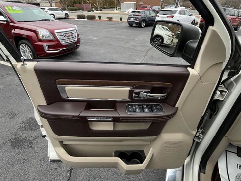 Used 2017 RAM 1500 Laramie w/ Convenience Group image 7