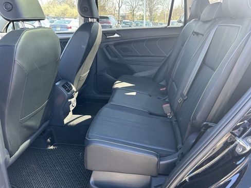 Certified 2023 Volkswagen Tiguan SE w/ Panoramic Sunroof Package AWD/4WD image 24