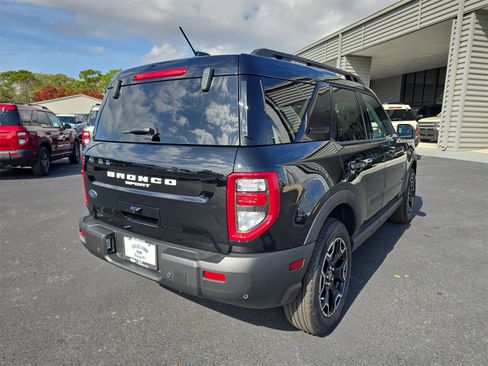 New 2025 Ford Bronco Sport Outer Banks image 4