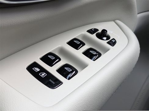 New 2026 Volvo XC90 T8 Ultra w/ Protection Package Premier image 33