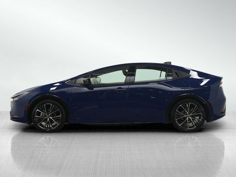 Used 2025 Toyota Prius Limited image 2