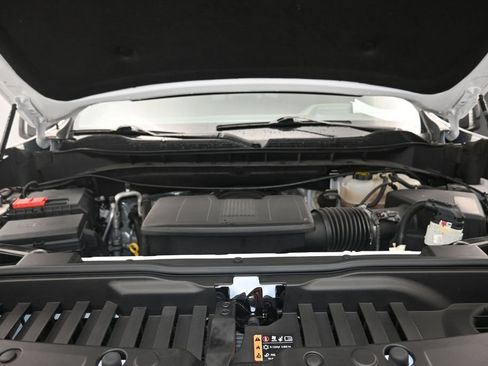 Used 2024 Chevrolet Silverado 1500 ZR2 w/ Technology Package AWD/4WD image 30
