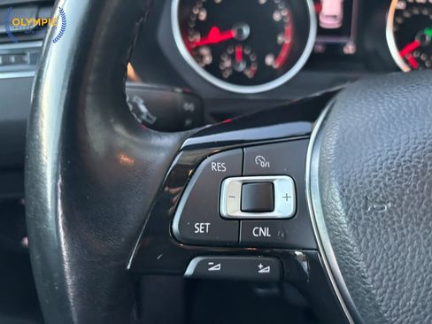 Used 2018 Volkswagen Tiguan SE image 22