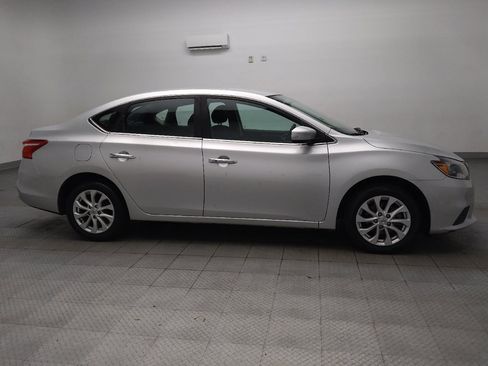 Used 2019 Nissan Sentra SV FWD image 11