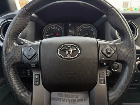 Used 2022 Toyota Tacoma TRD Off-Road w/ TRD Premium Off Road Package RWD image 23