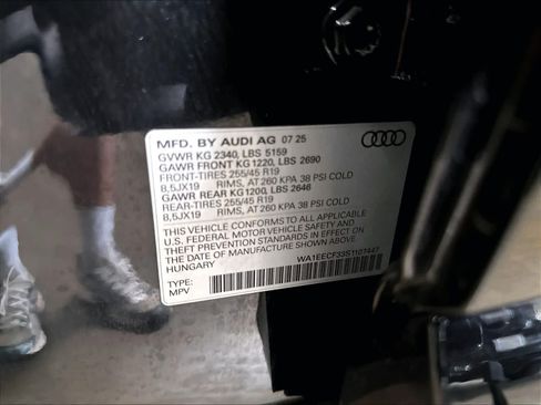 Used 2025 Audi Q3 2.0T Premium Plus w/ Premium Plus Package AWD/4WD image 35