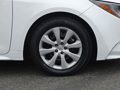 Used 2023 Toyota Corolla LE FWD image 8