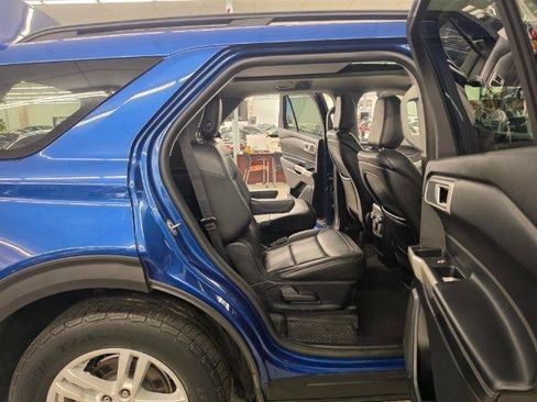Used 2020 Ford Explorer XLT w/ Equipment Group 202A AWD/4WD image 10