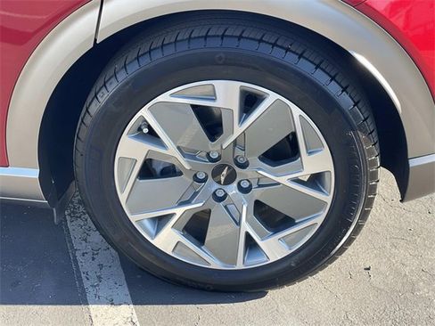 Used 2024 Genesis GV60 RWD image 38