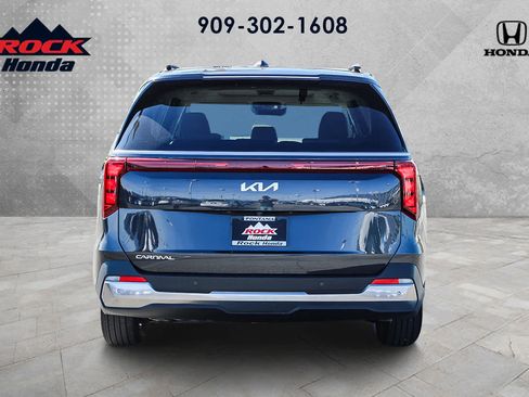 Used 2025 Kia Carnival SX image 5