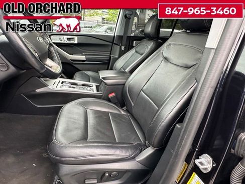 Used 2022 Ford Explorer Limited w/ Equipment Group 301A AWD/4WD image 11