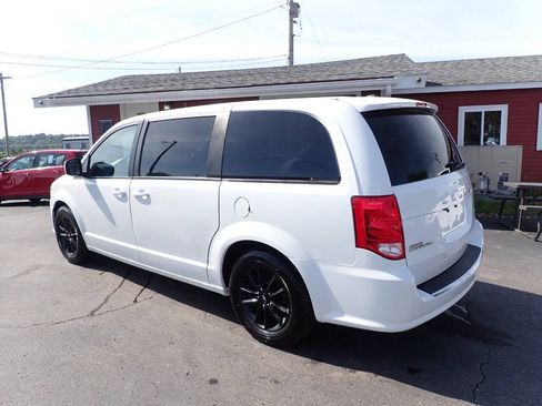 Used 2019 Dodge Grand Caravan GT FWD image 4