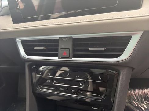 New 2026 Volkswagen Taos SE AWD/4WD image 38