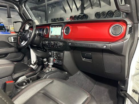 Used 2021 Jeep Wrangler Unlimited Rubicon image 25