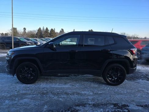 Used 2023 Jeep Compass Altitude image 4