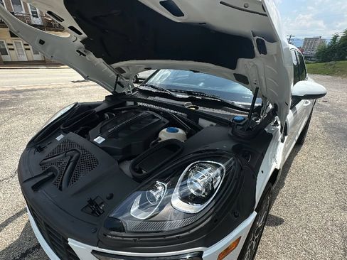 Used 2015 Porsche Macan S AWD/4WD image 10