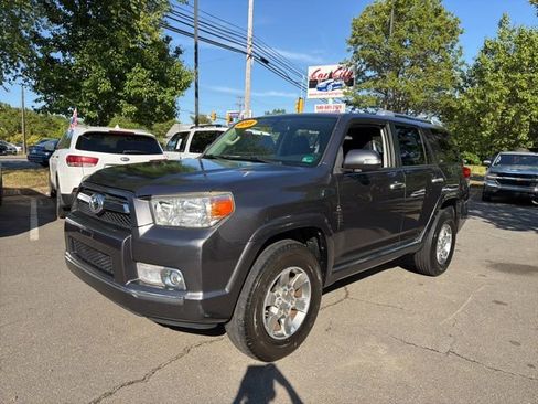 Used 2011 Toyota 4Runner SR5 AWD/4WD image 3