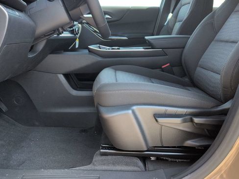 New 2027 Chevrolet Equinox LT AWD/4WD image 10