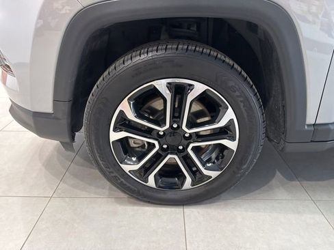 Used 2024 Jeep Compass Limited image 13