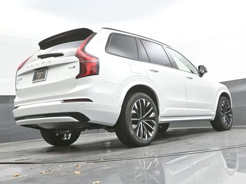 New 2026 Volvo XC90 B6 Ultra image 29