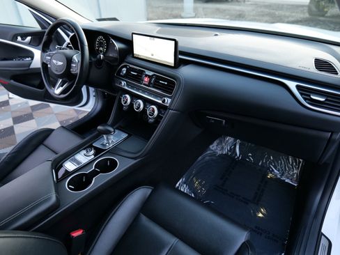 Used 2023 Genesis G70 2.0T image 35