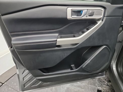 Used 2022 Ford Explorer Limited w/ Equipment Group 301A image 15