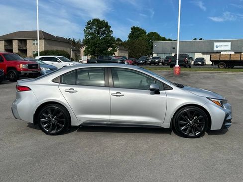Used 2024 Toyota Corolla SE FWD image 4