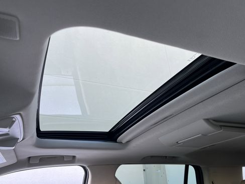 Used 2019 Cadillac Escalade Premium Luxury image 28